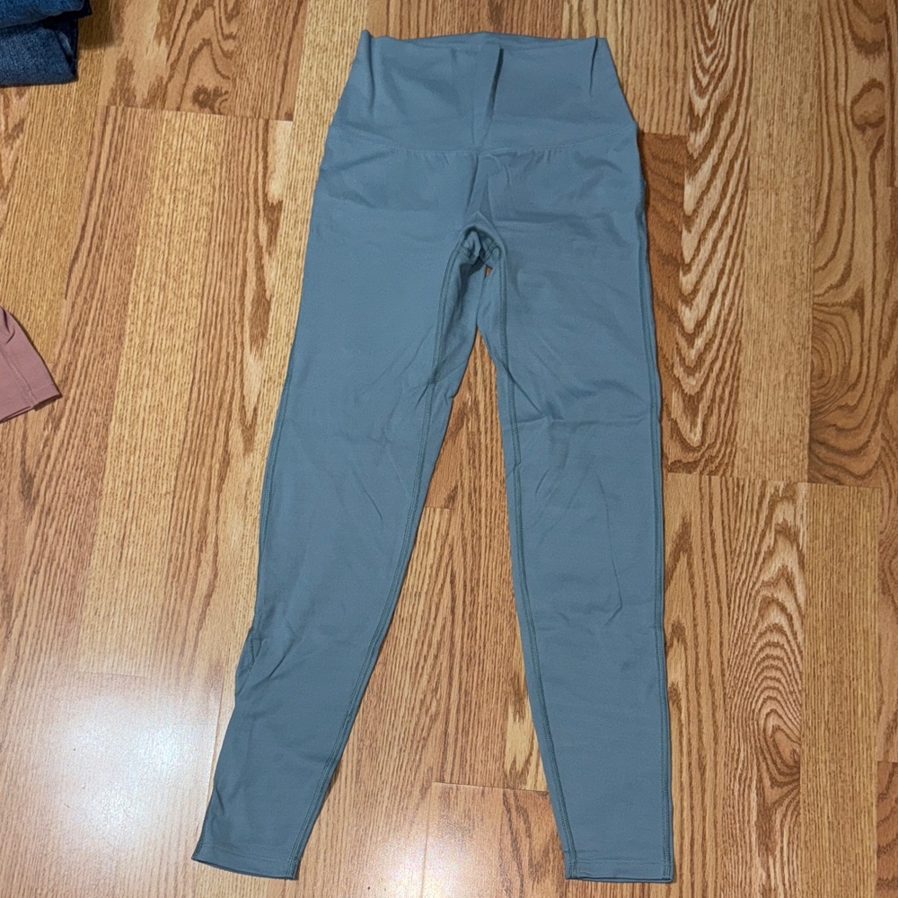 No front seam leggings